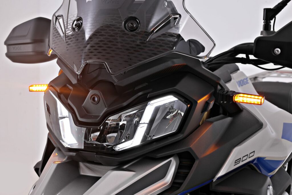 voge-900dsx-detalle-02-1-scaled-2