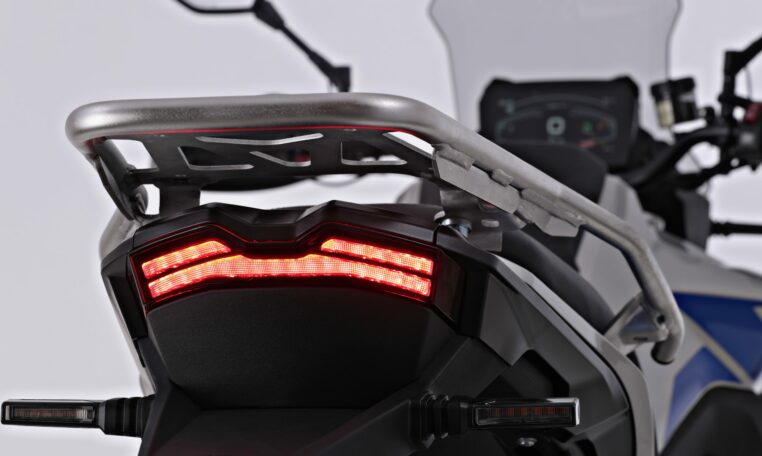 voge-900dsx-detalle-17-1-scaled-2