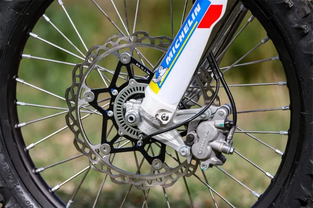 KOVE - 450 Rally Standard (freinage)